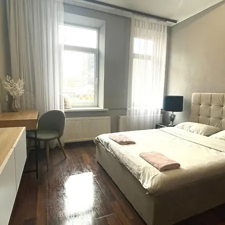 куліша 41, помешкання в центрі біля тц форум Apartment *