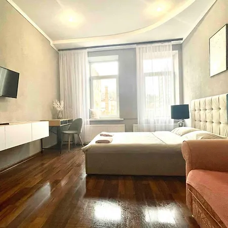 Apartment куліша 41, помешкання в центрі біля тц форум *